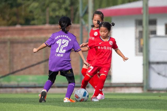 科莫签下维琴察17岁边后卫，转会费约100万欧